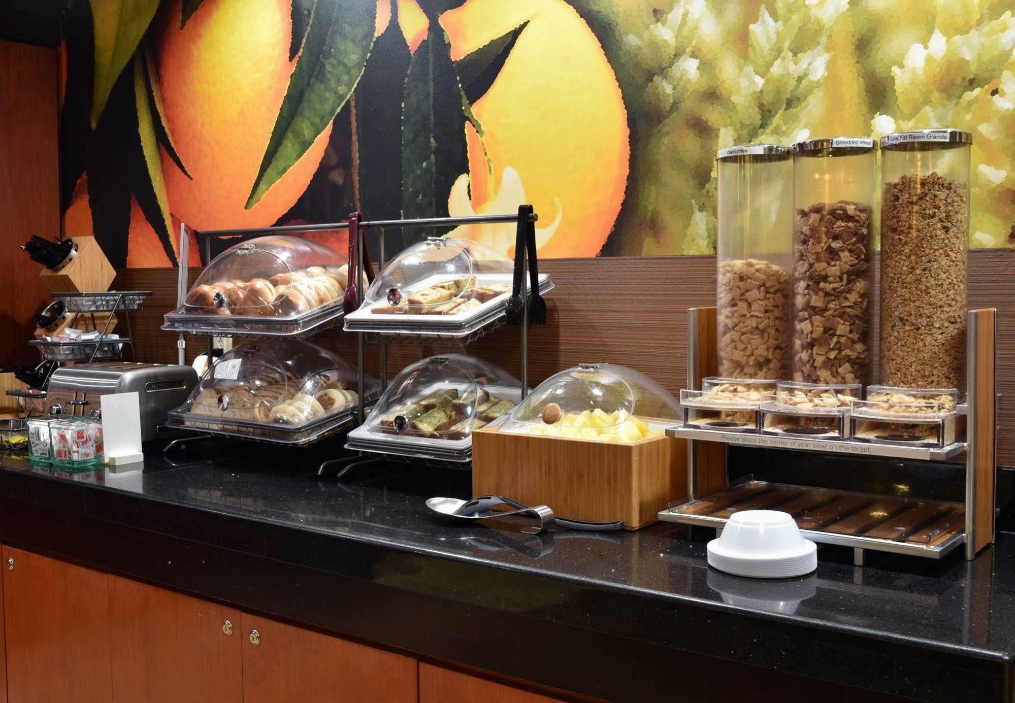 Fairfield Inn Hartford Airport Windsor Locks Dış mekan fotoğraf
